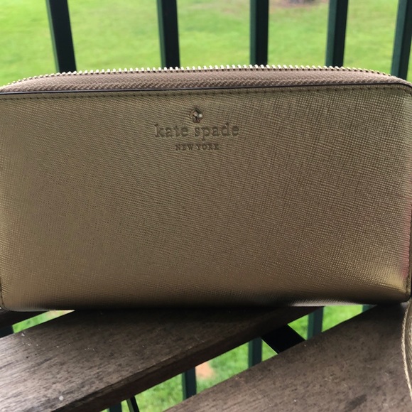 kate spade Handbags - Kate Spade Gold wallet